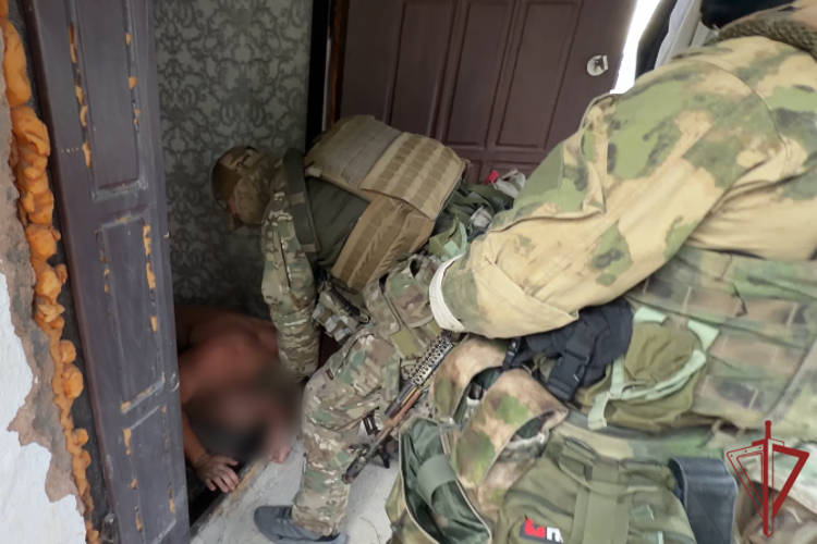 Подозреваемых в незаконном хранении боеприпасов задержали при участии севастопольского ОМОН Росгвардии